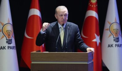 Cumhurbaşkanı Erdoğan: Korsan siyaset yapmaya kalkana eyvallah etmeyiz